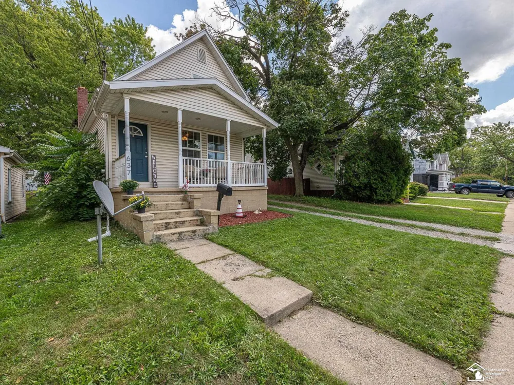 637 S Winter Street Adrian City, MI 49221