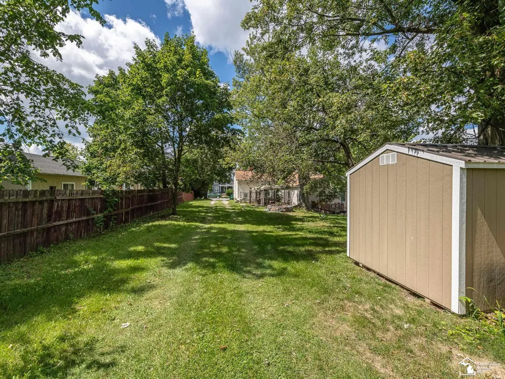 637 S Winter Street Adrian City, MI 49221