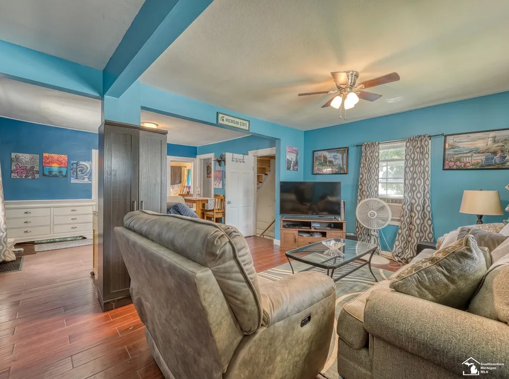 637 S Winter Street Adrian City, MI 49221