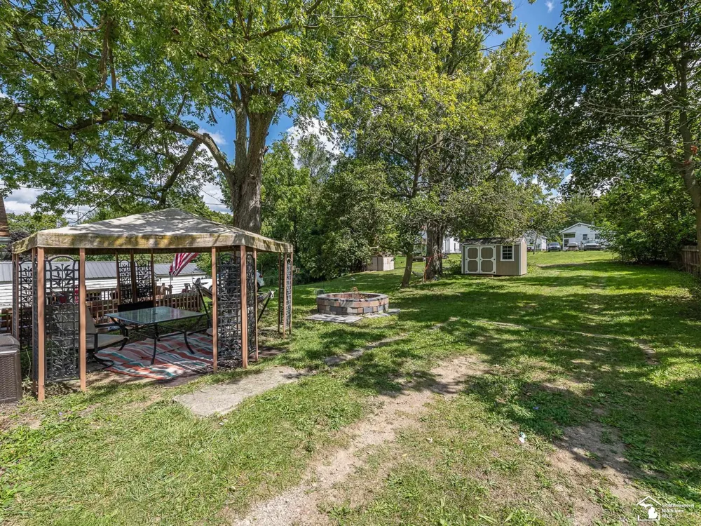 637 S Winter Street Adrian City, MI 49221