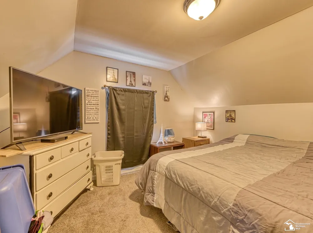 637 S Winter Street Adrian City, MI 49221