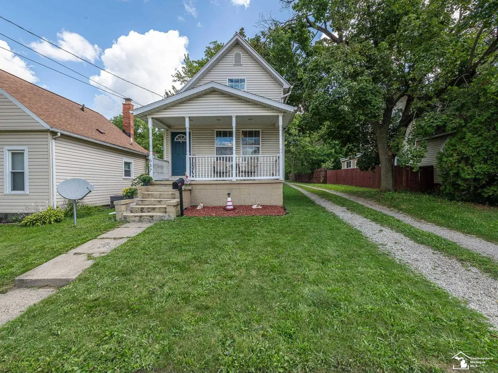 637 S Winter Street Adrian City, MI 49221