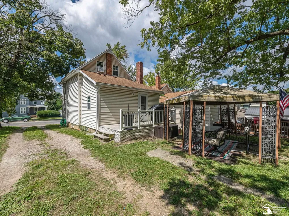 637 S Winter Street Adrian City, MI 49221