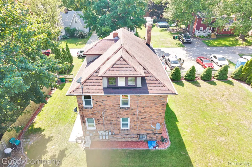 21516 Oxford Avenue Farmington Hills City, MI 48336