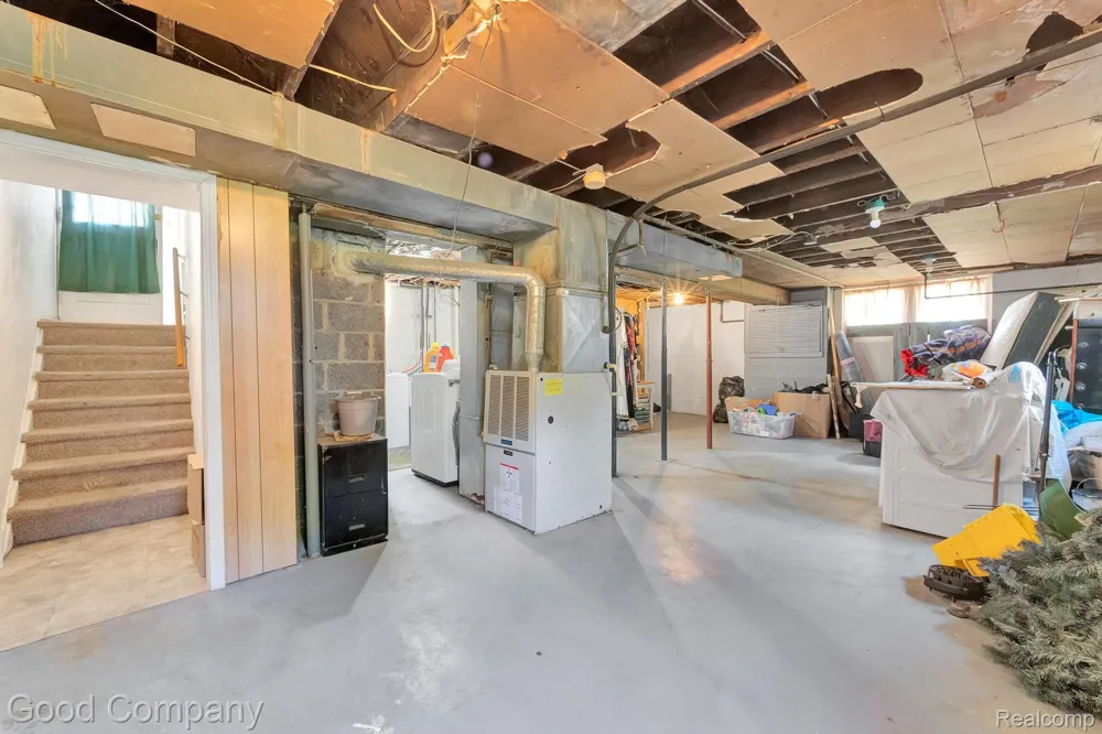 21516 Oxford Avenue Farmington Hills City, MI 48336