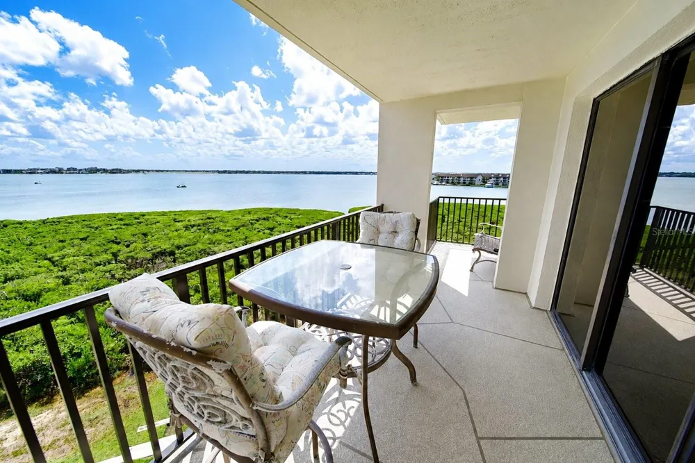1501 GULF BOULEVARD #305 Clearwater Beach, FL 33767