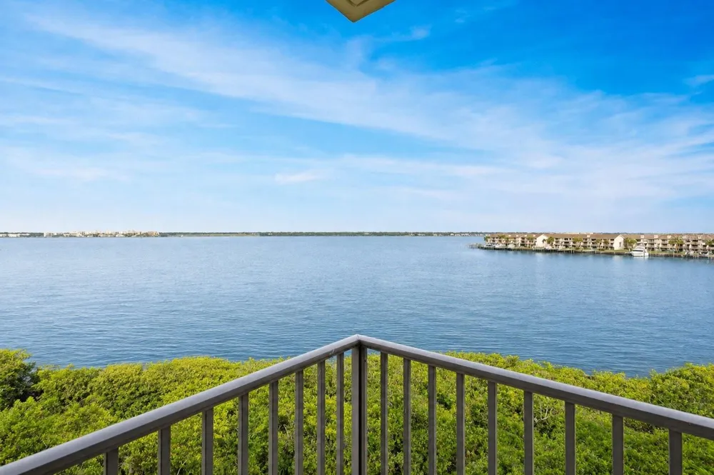 1501 GULF BOULEVARD #305 Clearwater Beach, FL 33767