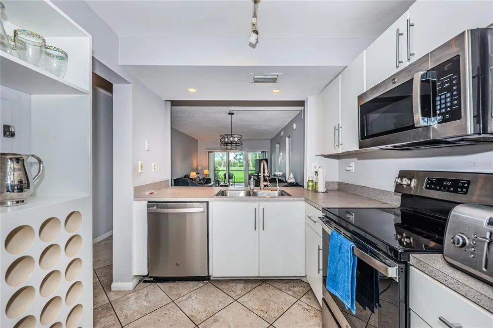 6269 PALMA DEL MAR BOULEVARD S #112 St Petersburg, FL 33715