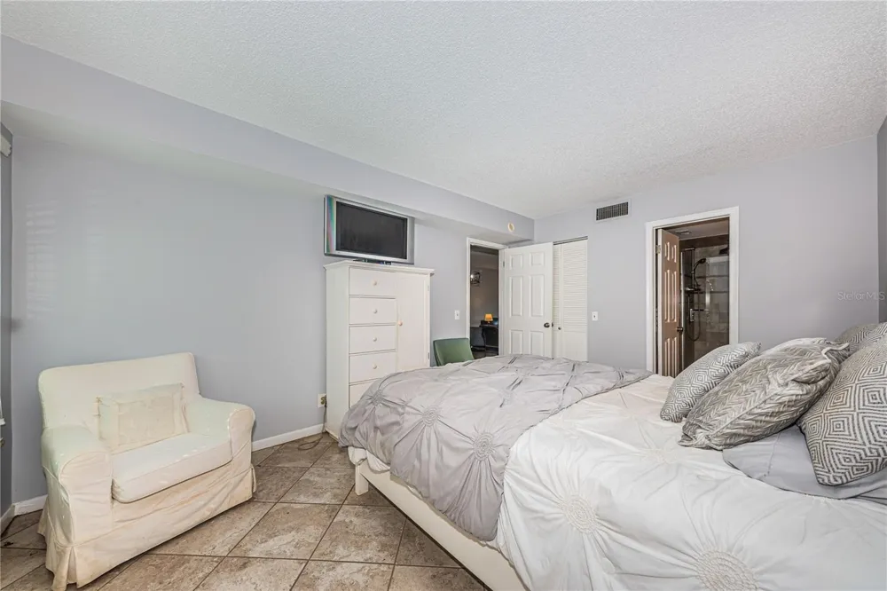 6269 PALMA DEL MAR BOULEVARD S #112 St Petersburg, FL 33715