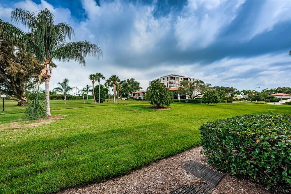 6269 PALMA DEL MAR BOULEVARD S #112 St Petersburg, FL 33715