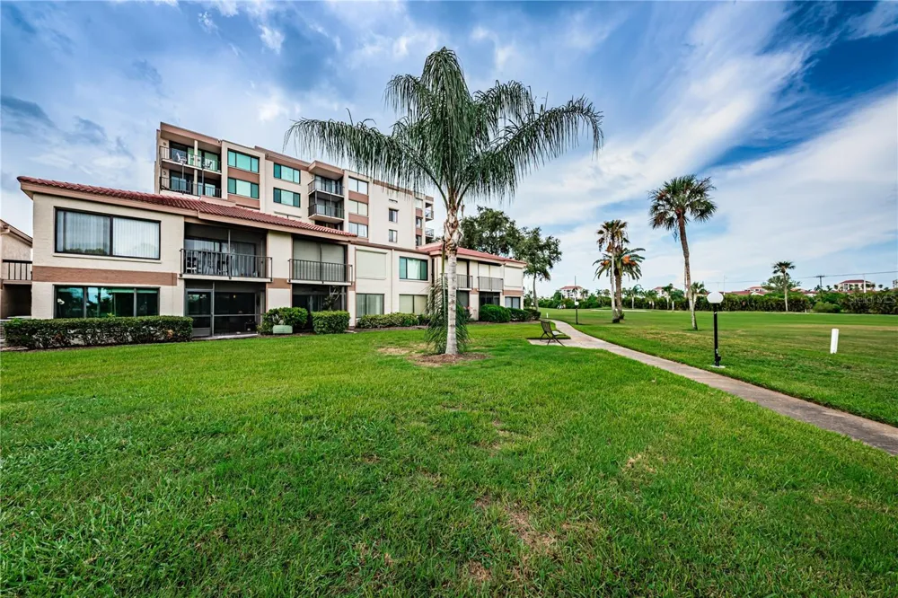 6269 PALMA DEL MAR BOULEVARD S #112 St Petersburg, FL 33715