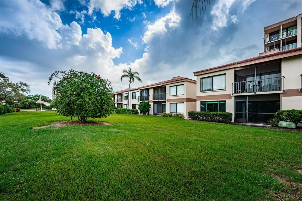 6269 PALMA DEL MAR BOULEVARD S #112 St Petersburg, FL 33715