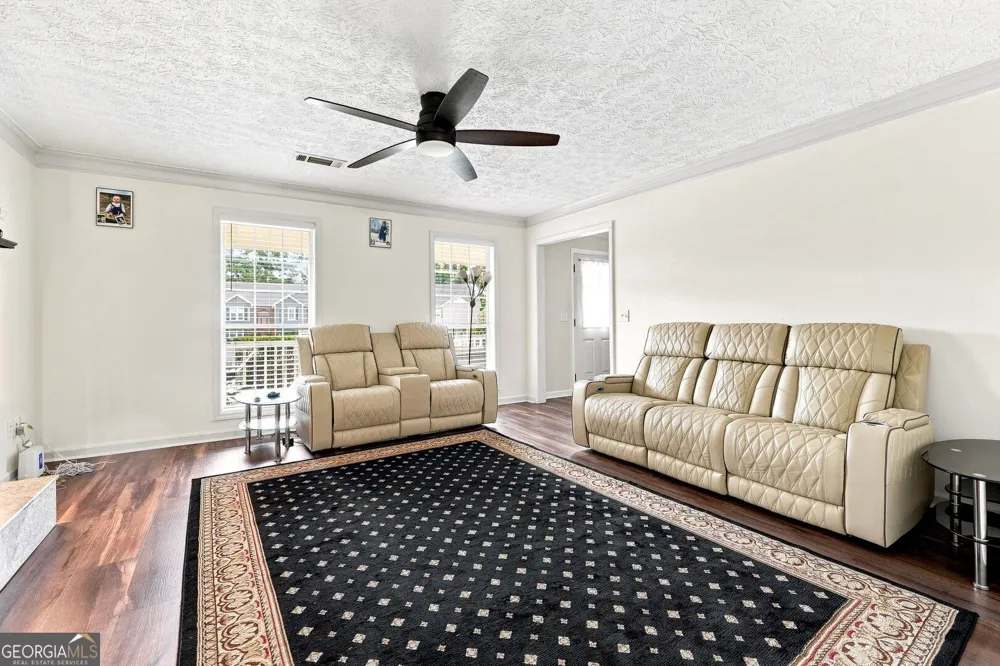 932 Sugar Meadow LN Sugar Hill, GA 30518