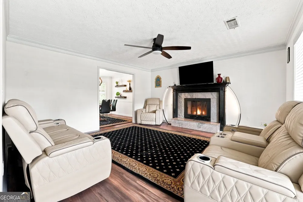 932 Sugar Meadow LN Sugar Hill, GA 30518