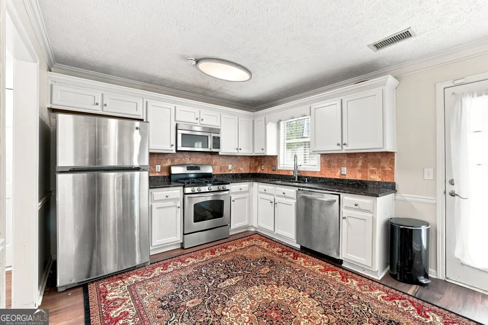 932 Sugar Meadow LN Sugar Hill, GA 30518