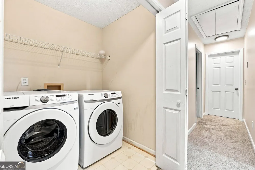 932 Sugar Meadow LN Sugar Hill, GA 30518