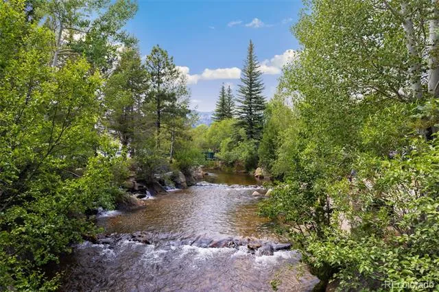 280 Old Man Mountain Lane Estes Park, CO 80517
