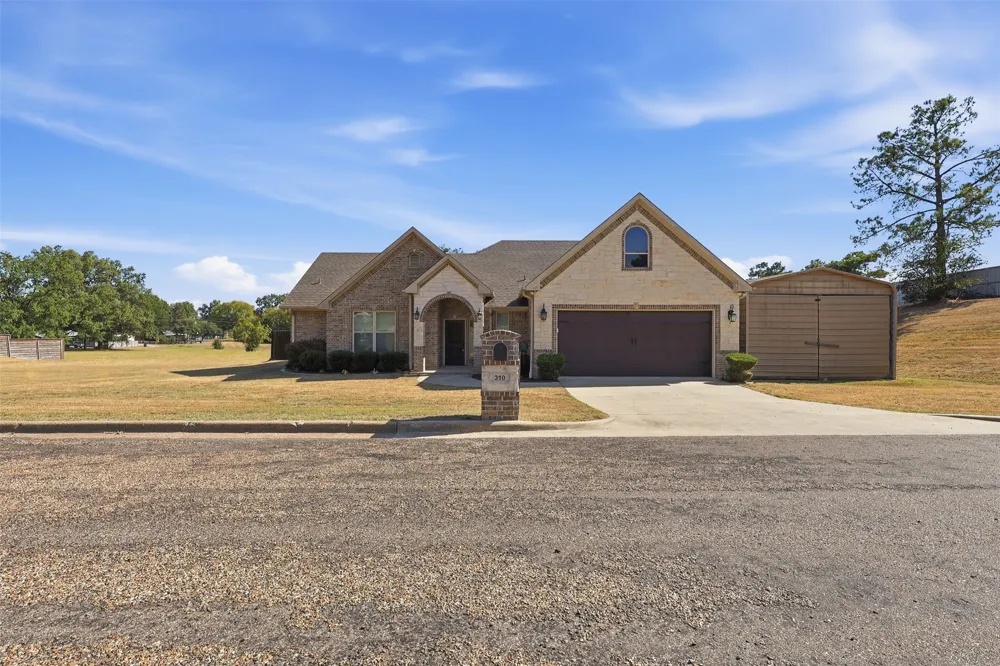310 ROSEWOOD Mt Pleasant, TX 75455