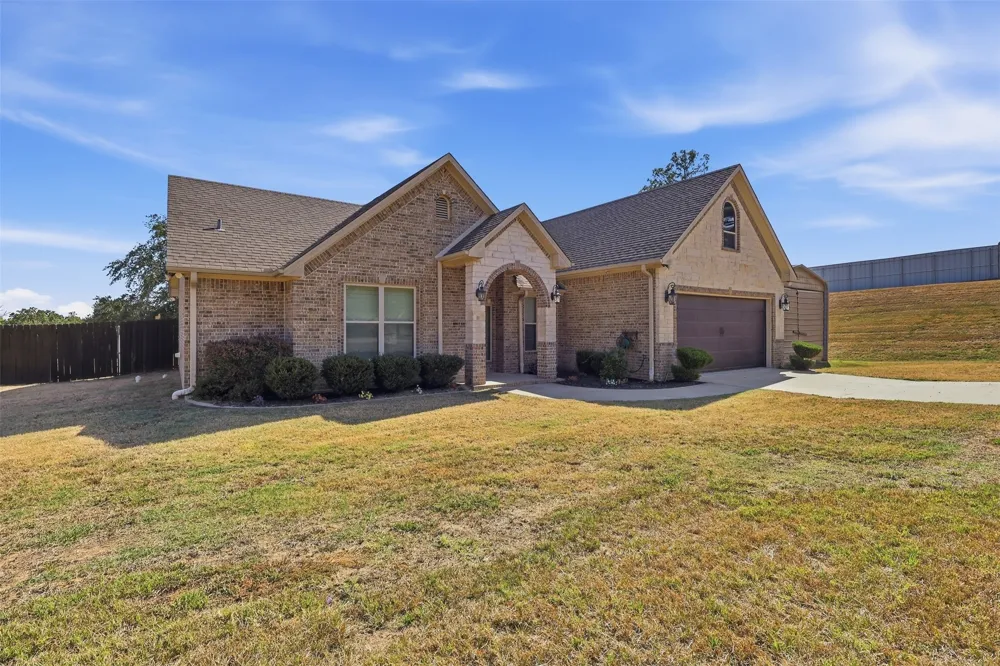 310 ROSEWOOD Mt Pleasant, TX 75455