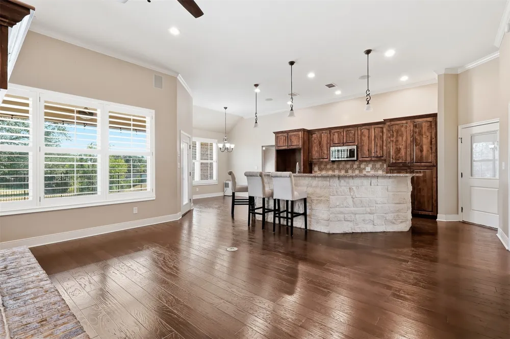310 ROSEWOOD Mt Pleasant, TX 75455