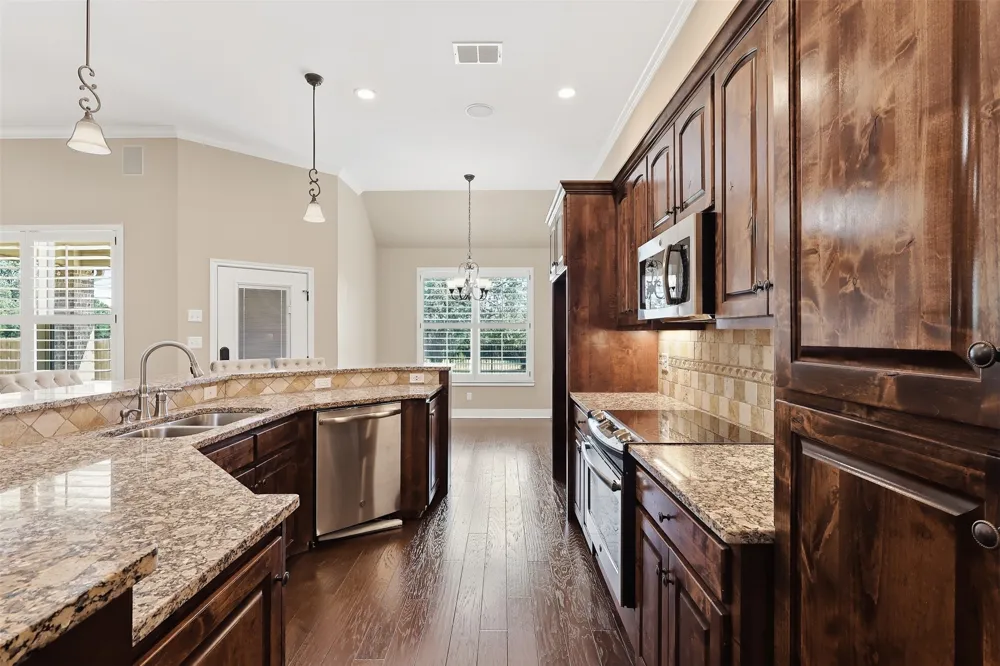 310 ROSEWOOD Mt Pleasant, TX 75455