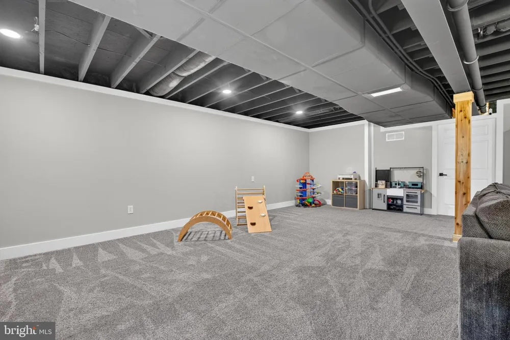1455 LAUREL DRIVE Newmanstown, PA 17073