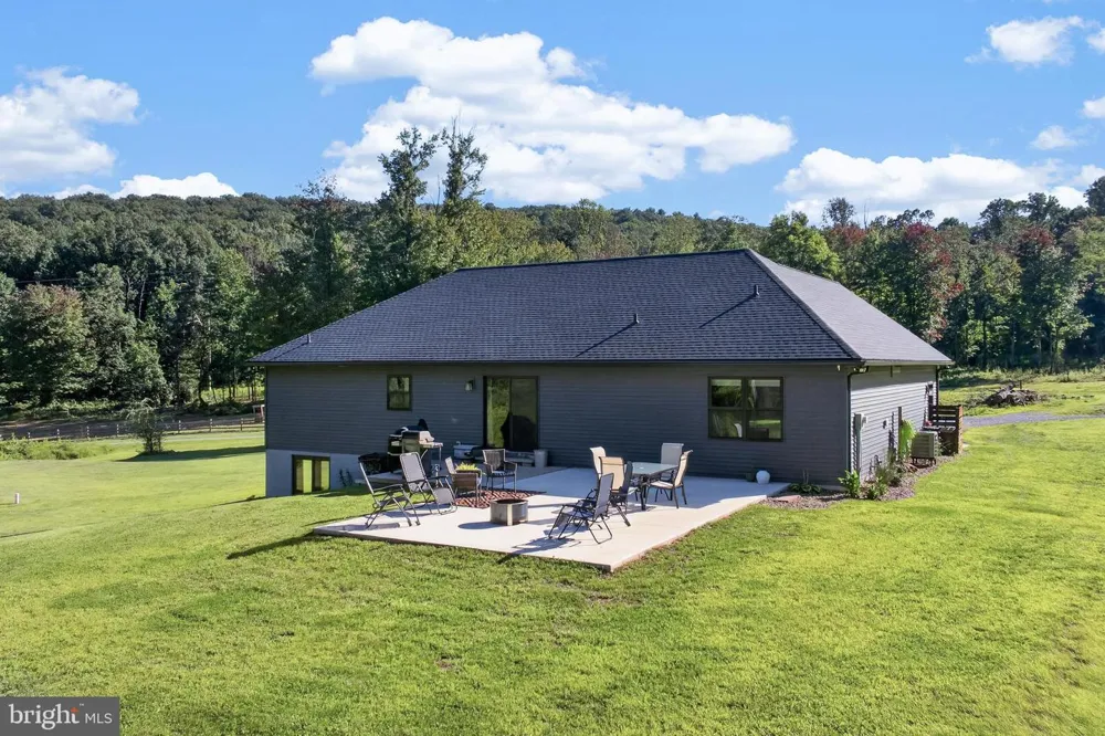 1455 LAUREL DRIVE Newmanstown, PA 17073