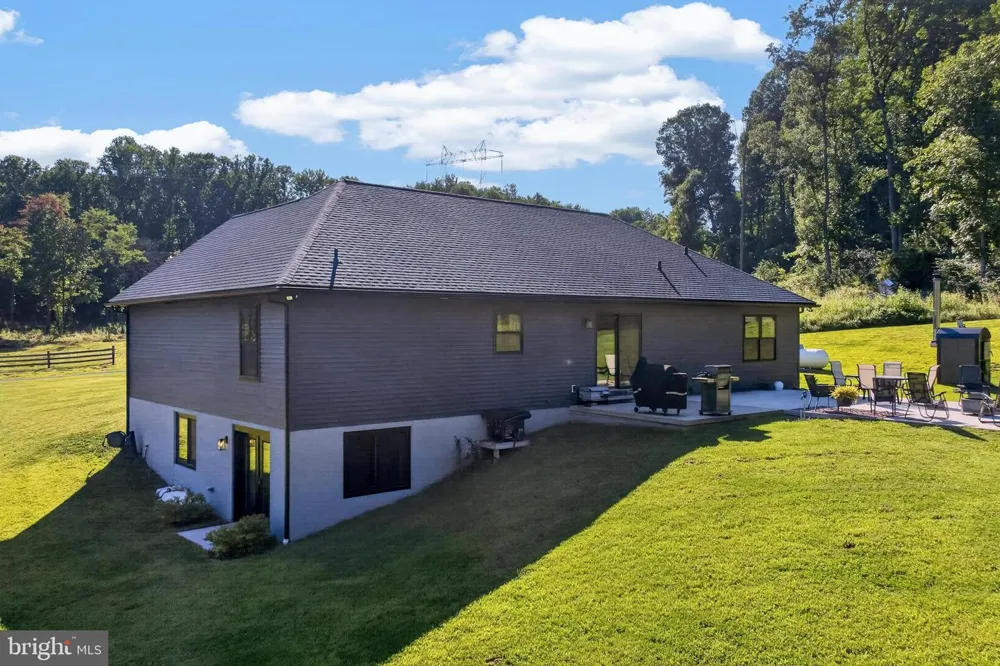 1455 LAUREL DRIVE Newmanstown, PA 17073