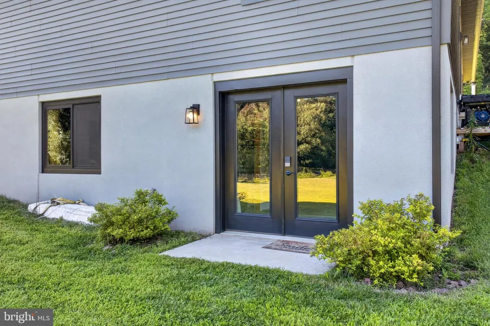 1455 LAUREL DRIVE Newmanstown, PA 17073