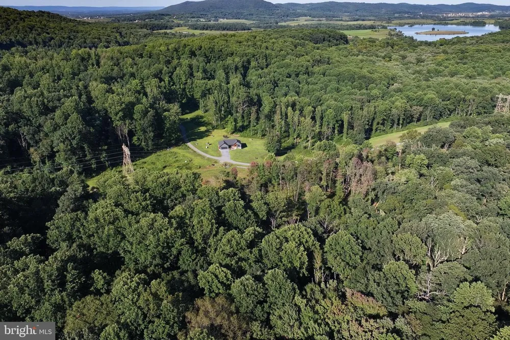 1455 LAUREL DRIVE Newmanstown, PA 17073