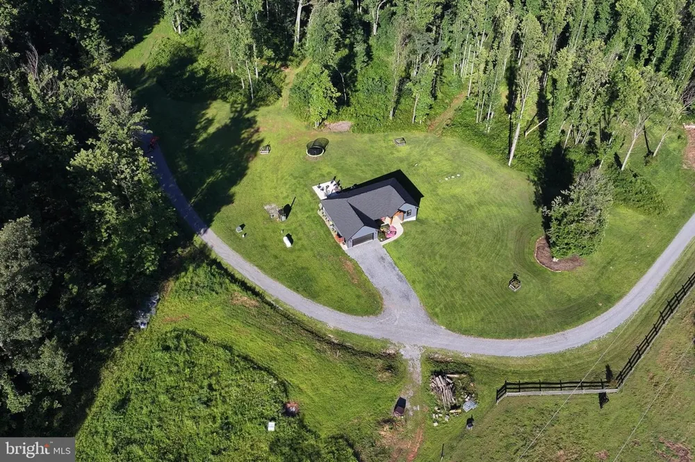1455 LAUREL DRIVE Newmanstown, PA 17073