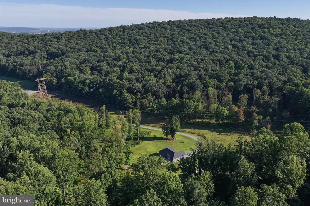 1455 LAUREL DRIVE Newmanstown, PA 17073