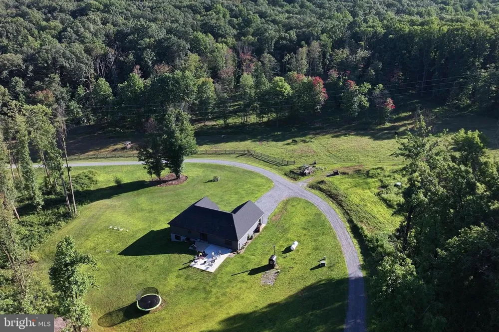 1455 LAUREL DRIVE Newmanstown, PA 17073