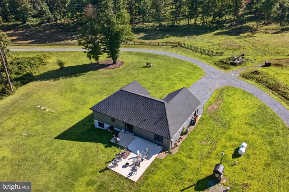 1455 LAUREL DRIVE Newmanstown, PA 17073
