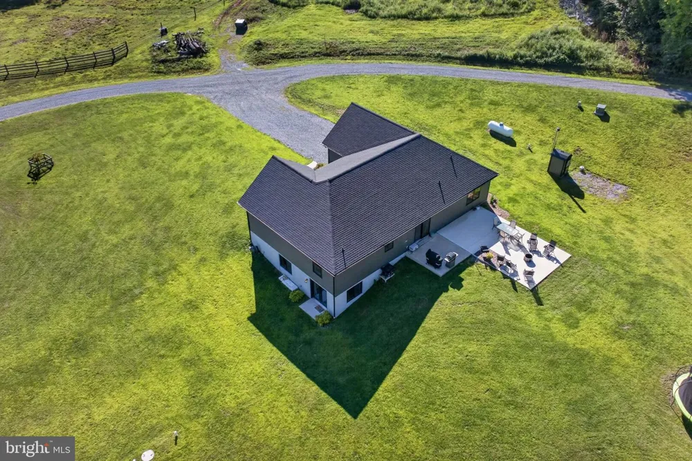 1455 LAUREL DRIVE Newmanstown, PA 17073