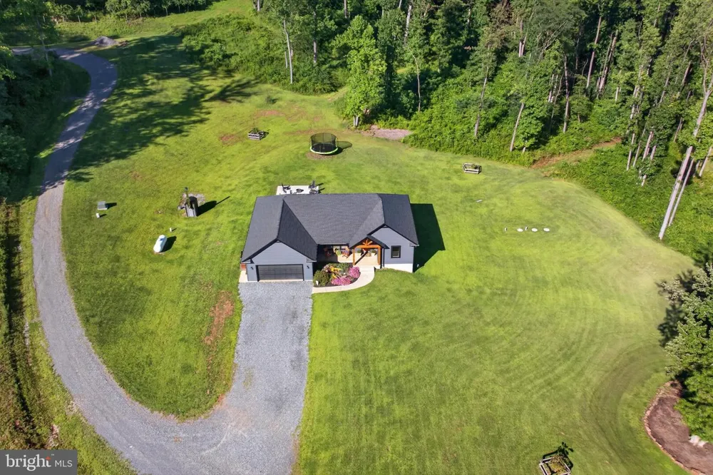 1455 LAUREL DRIVE Newmanstown, PA 17073