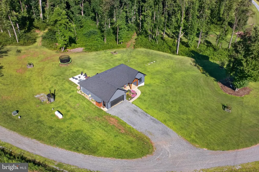 1455 LAUREL DRIVE Newmanstown, PA 17073