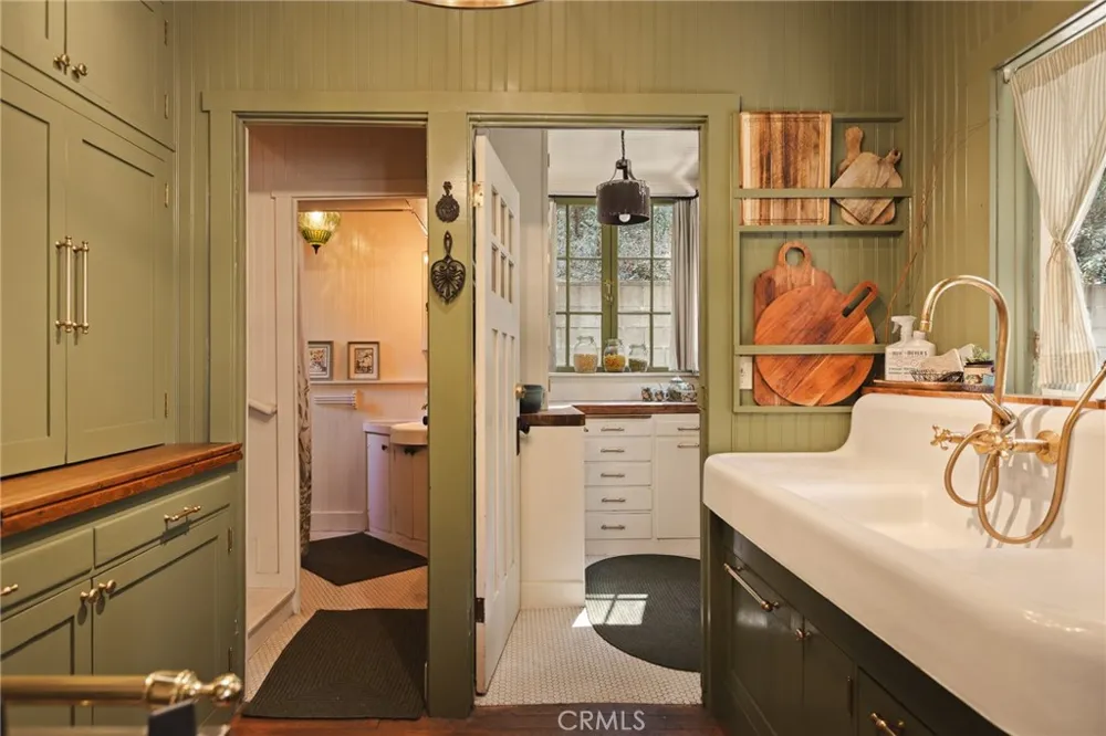 655 Cottage Grove Drive Lake Arrowhead, CA 92352