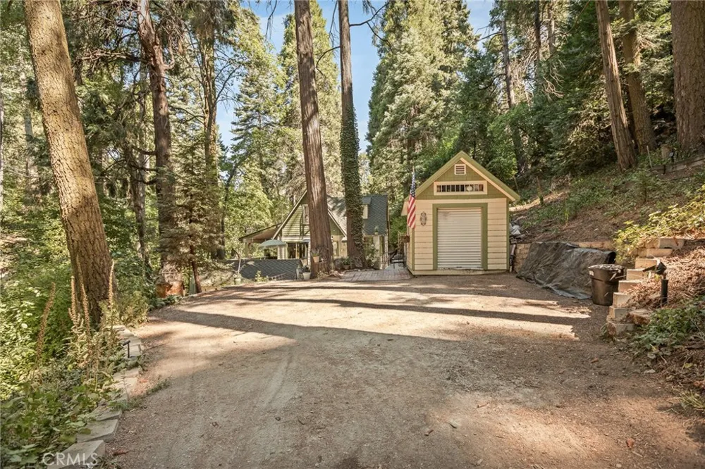 655 Cottage Grove Drive Lake Arrowhead, CA 92352