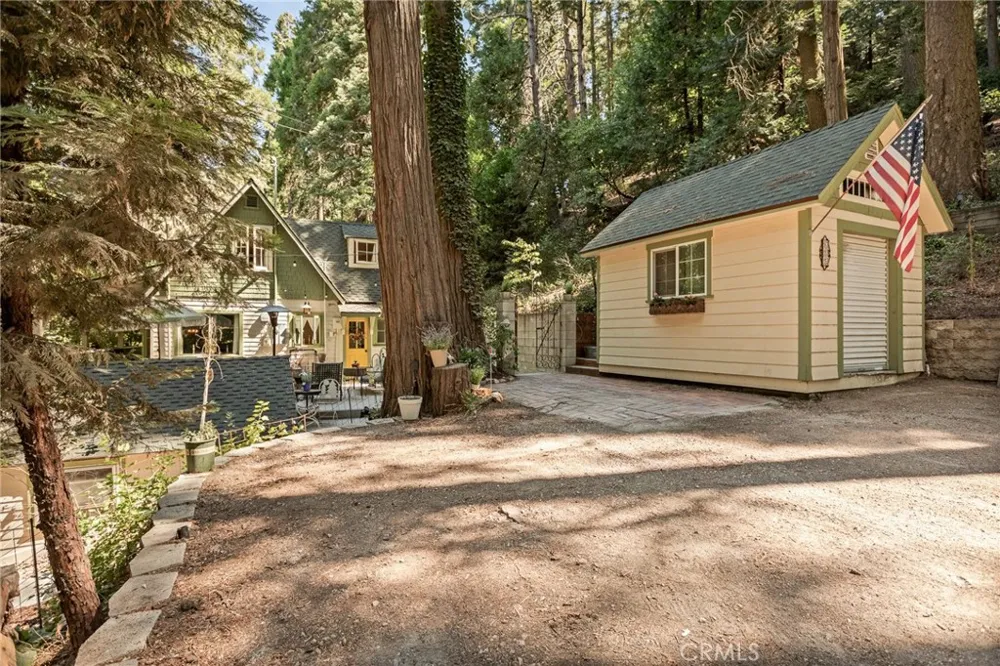 655 Cottage Grove Drive Lake Arrowhead, CA 92352