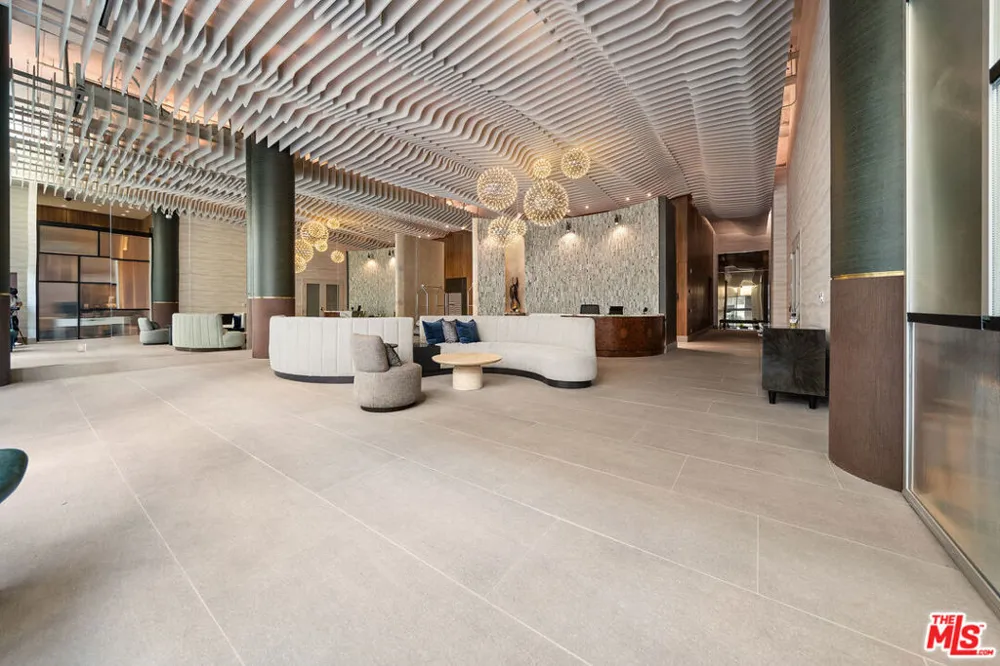 6250 Hollywood Boulevard #12F Los Angeles, CA 90028