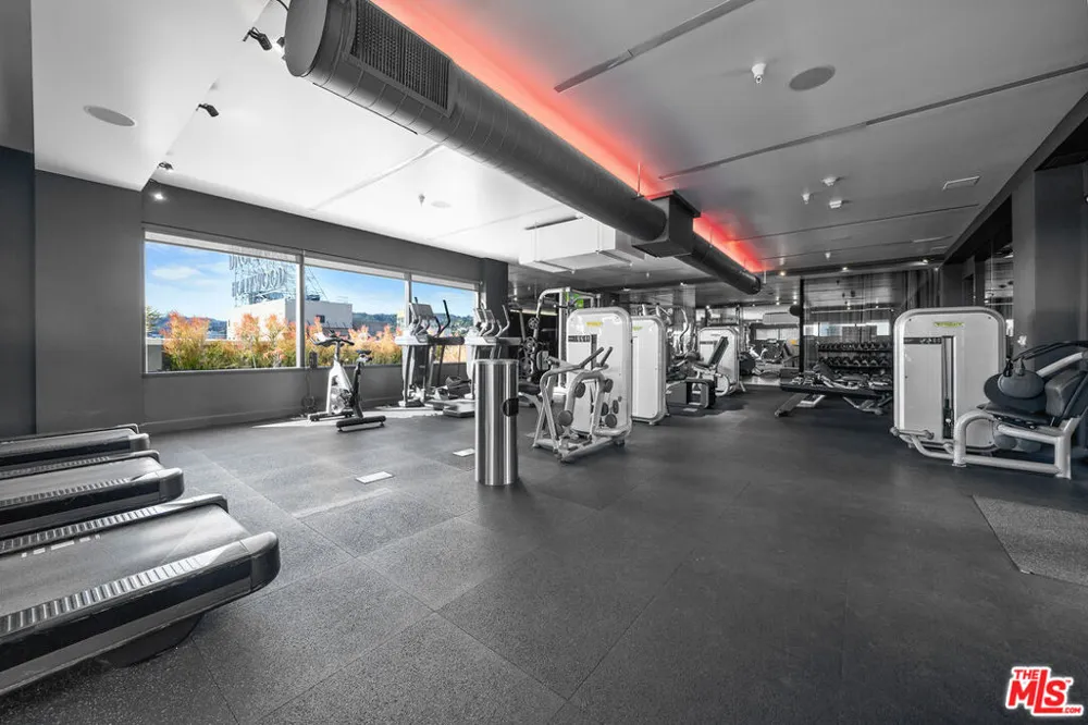 6250 Hollywood Boulevard #12F Los Angeles, CA 90028
