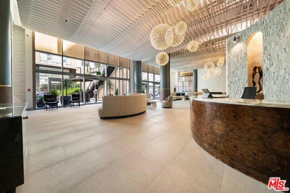 6250 Hollywood Boulevard #12F Los Angeles, CA 90028