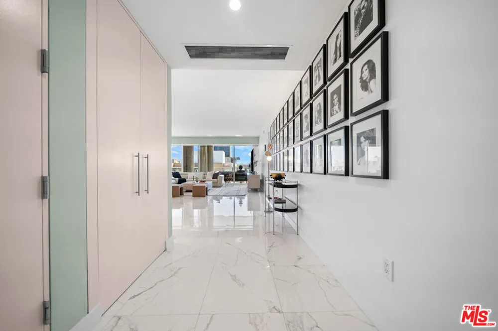 6250 Hollywood Boulevard #12F Los Angeles, CA 90028