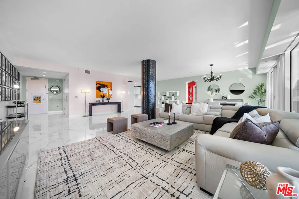 6250 Hollywood Boulevard #12F Los Angeles, CA 90028