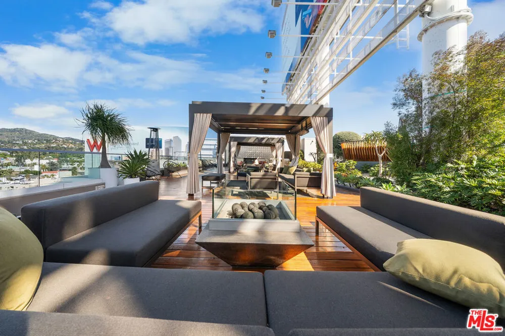 6250 Hollywood Boulevard #12F Los Angeles, CA 90028