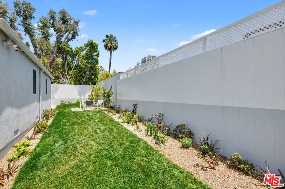 10798 Weyburn Avenue Los Angeles, CA 90024