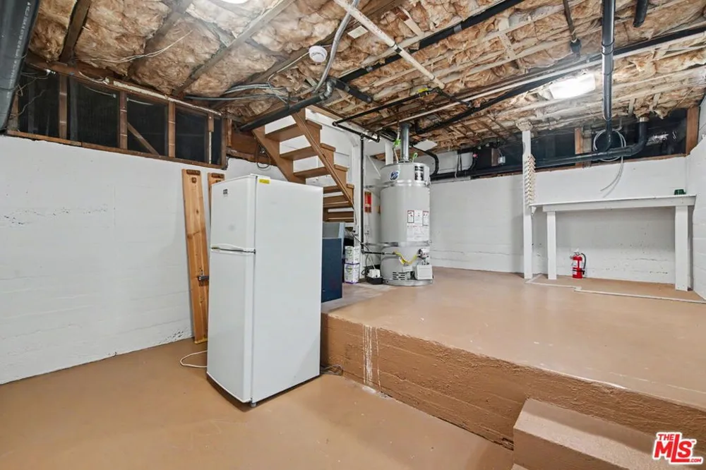 10798 Weyburn Avenue Los Angeles, CA 90024