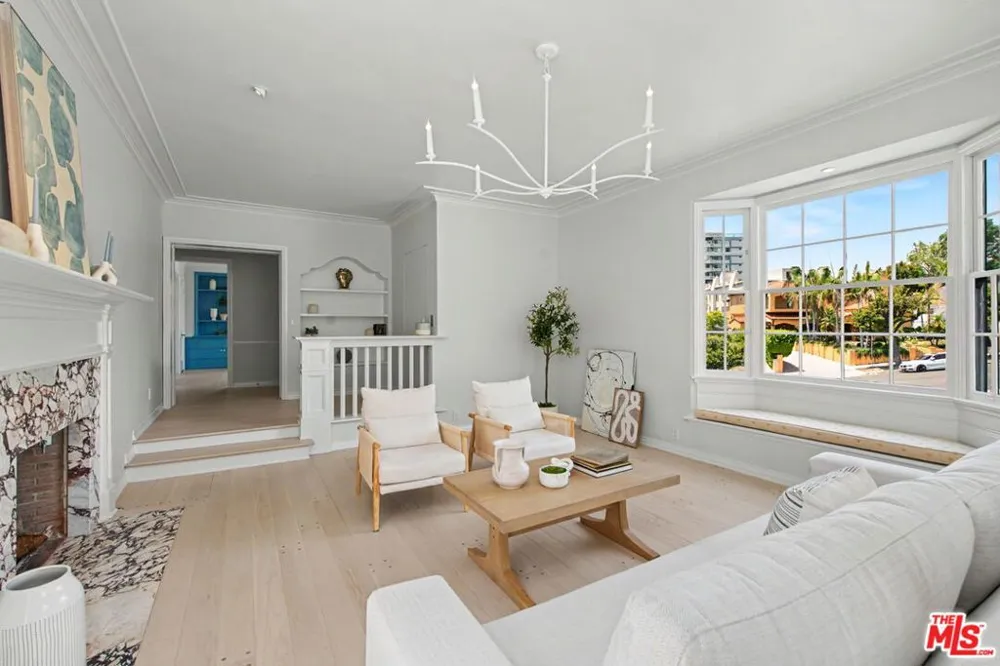 10798 Weyburn Avenue Los Angeles, CA 90024