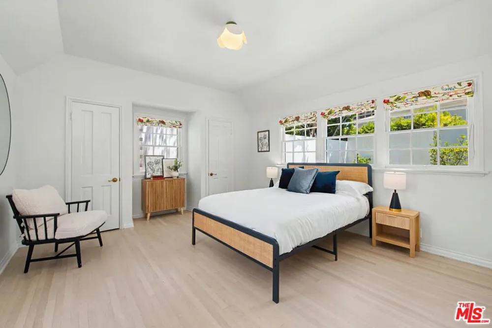 10798 Weyburn Avenue Los Angeles, CA 90024